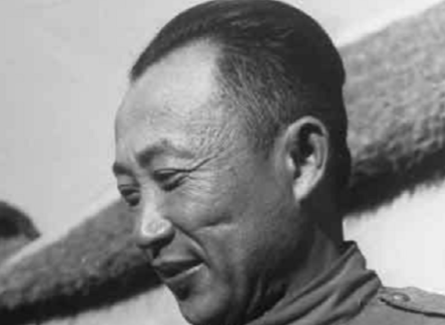 1950年，李弥逃到台湾后，却把太太丢在昆明到台湾后竟无人理会，终日郁郁寡欢，在