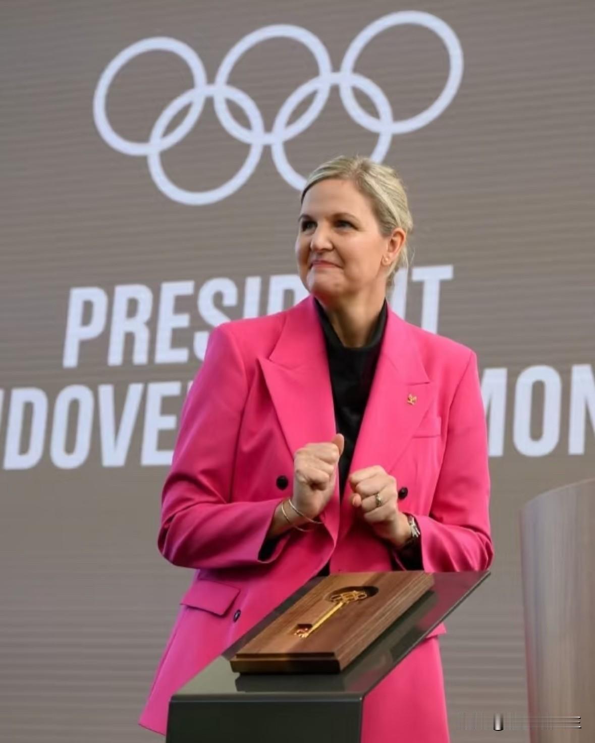 国际奥委会历任主席都对2008年北京奥运会赞不绝口，当年申奥的评估标准本是常规流