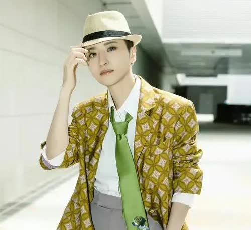 蒋一侨能撑到五公，挺让人意外的。一公表演结束后，蒋一侨人气排名倒数第五，