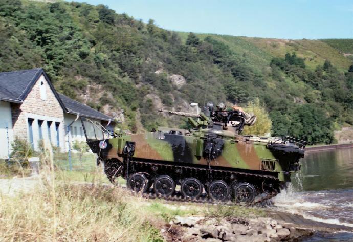 每天认识一件兵器法国AMX-10P步兵战车AMX-10P是法国于20世纪60年