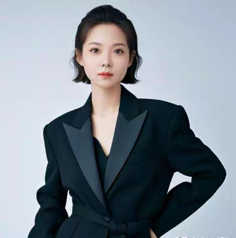 谁能想到，山西运城才貌双全的32岁播音老师杨悦，会以这样猝不及防的方式离开？她站