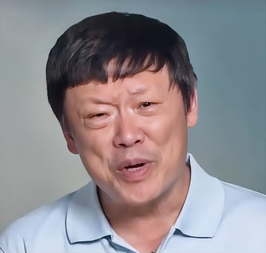 胡锡进9月27日晚发文，怒斥项立刚对中国法律界非常缺乏了解，其“这些年中国的法律