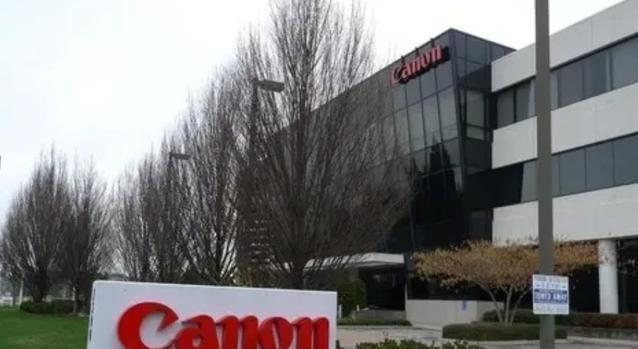 三星、东芝走了，把生产线搬去了越南。阿迪耐克也走了，将工厂搬到了越南，现在就连佳