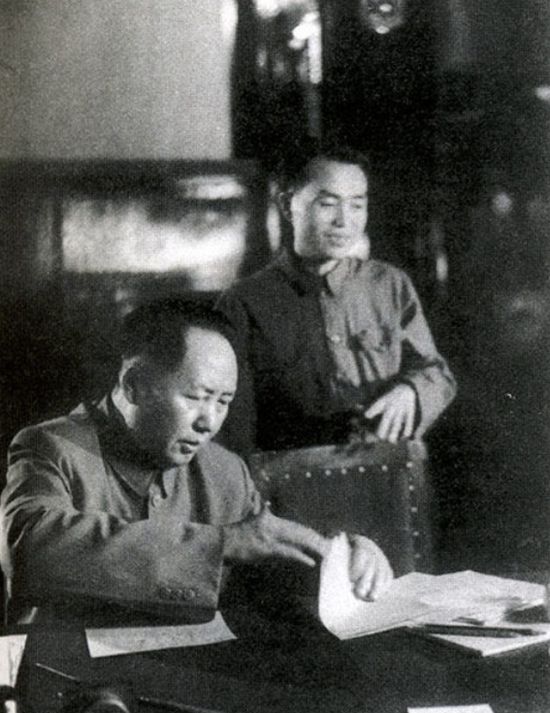 1978年，有人提议由胡乔木担任中宣部长，他的确是最合适的人选。胡乔木被称为党内