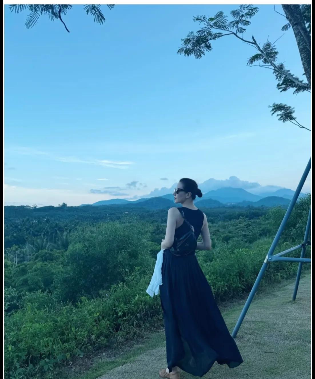 高圆圆，在山头上随便一拍都那么好看。