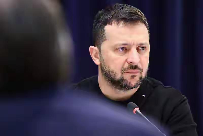 泽连斯基怎么也不会想到有今天这个局面啊，现在的乌克兰就是一块烫手的山芋！1、没