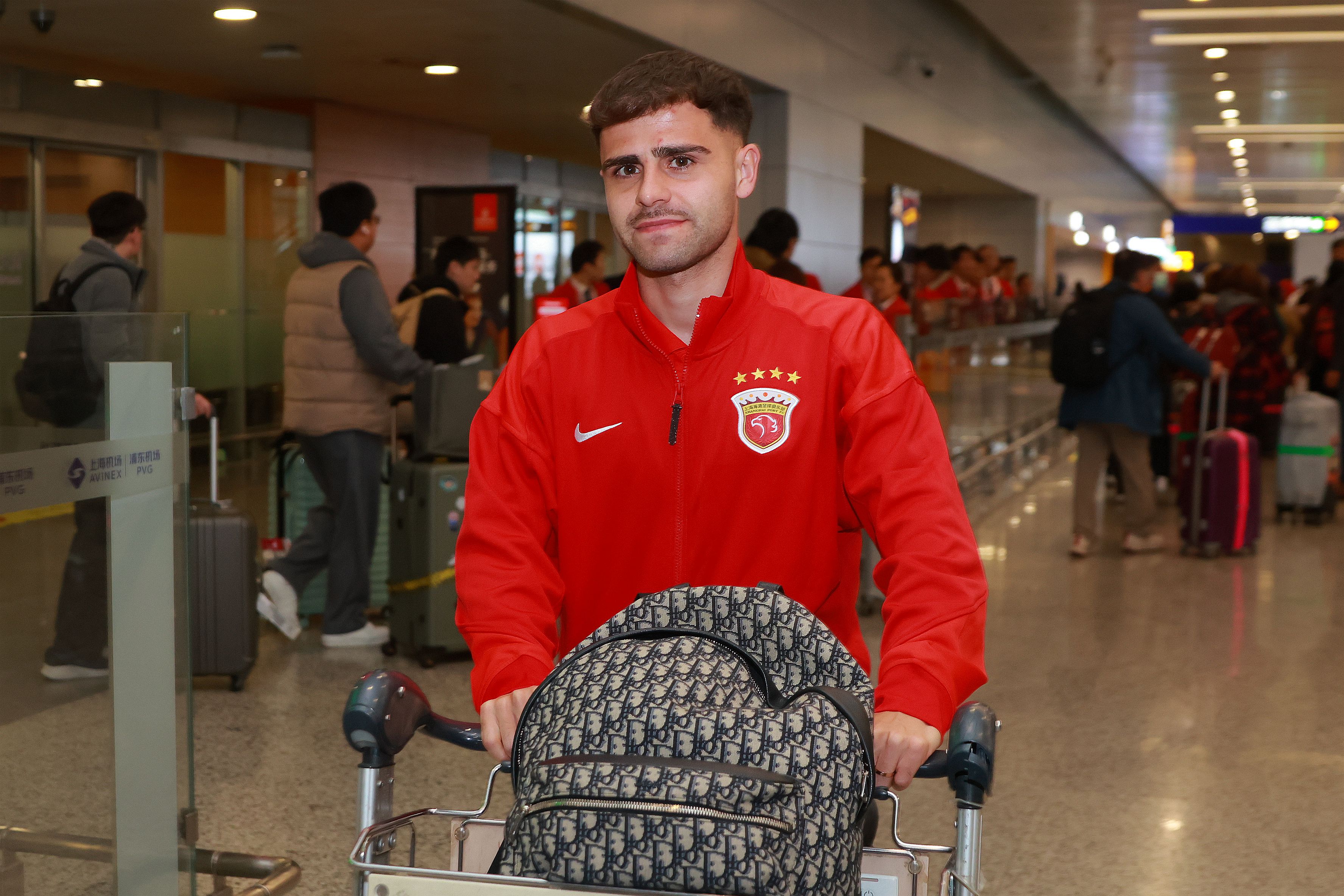 朱艺: 现有五外援均已注册, 海港本次冬窗只能引进一新外援