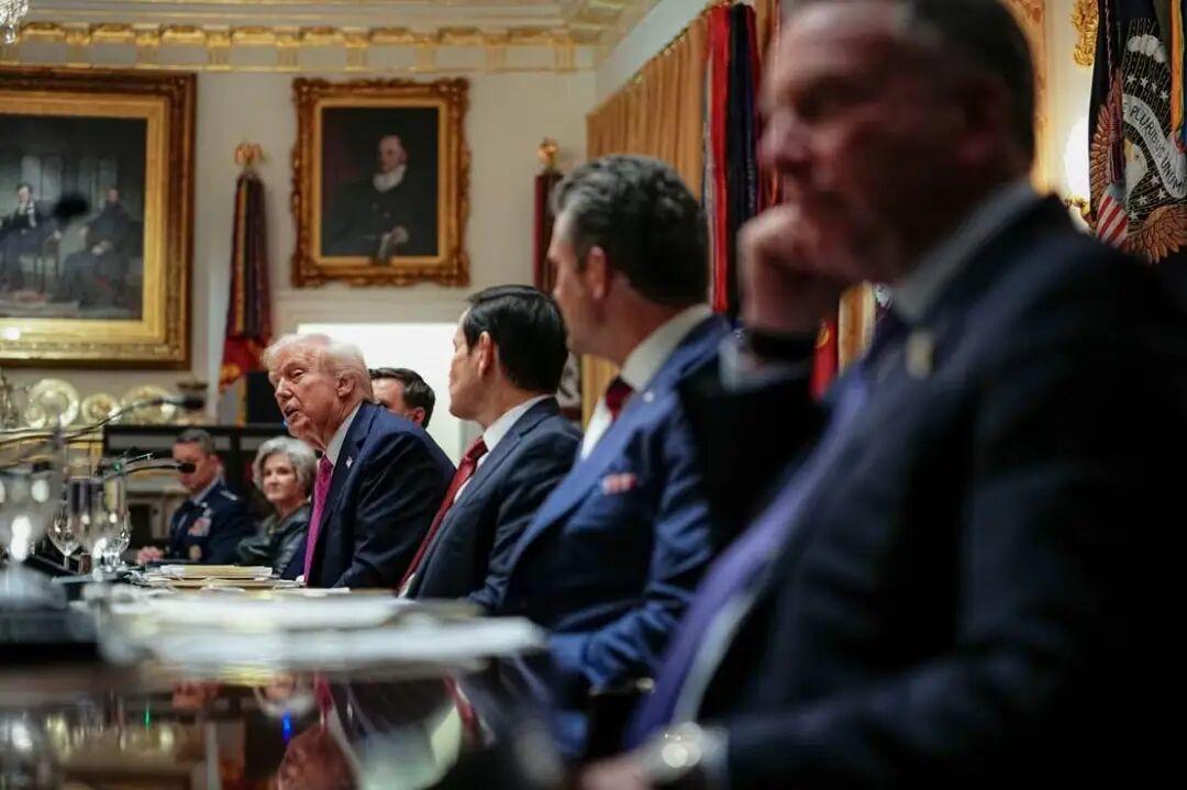 据CNN报道，特朗普的内阁成员目前总体保持稳定——这是刻意为之，因为总统身边的官