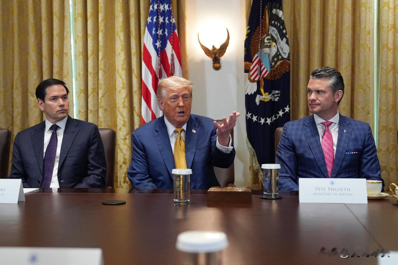 特朗普：普京答应我停火一周今天凌晨，美国总统特朗普在椭圆形办公室谈到俄乌问题时