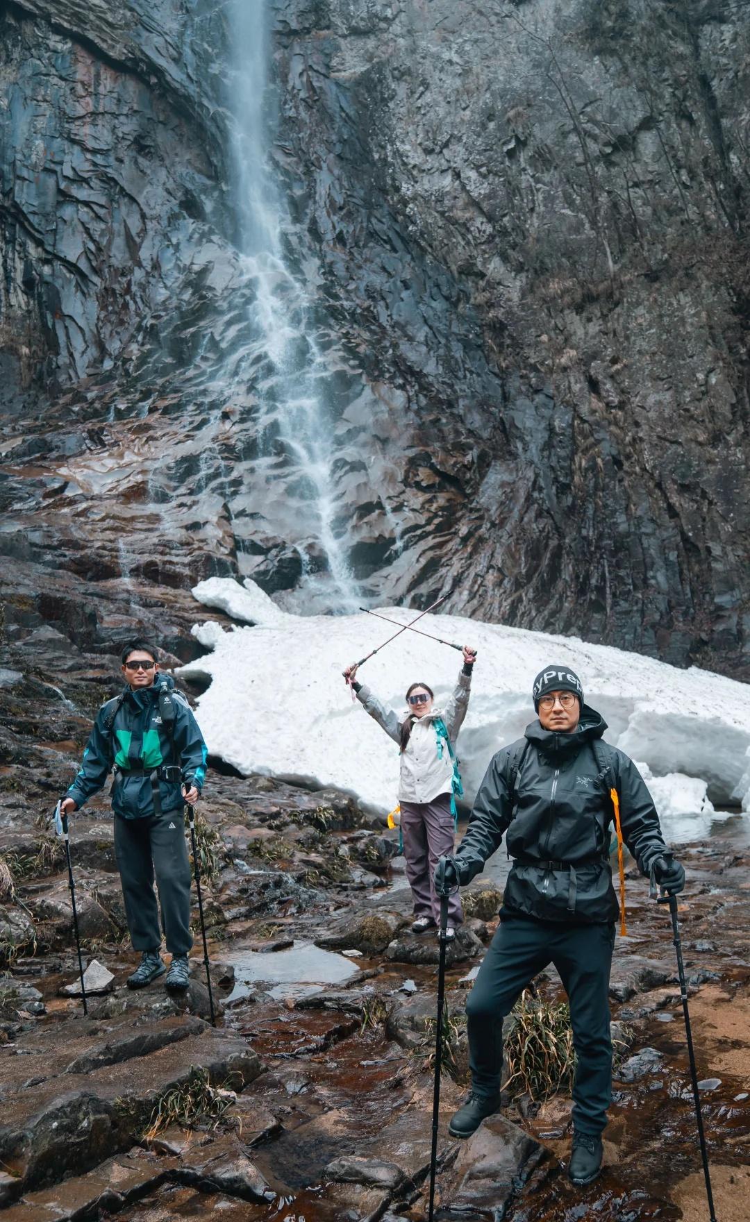 合肥玩户外的宝子们，来徒步拍人生照片呀持旅行社营业执照的合肥月亮户外，专注合肥