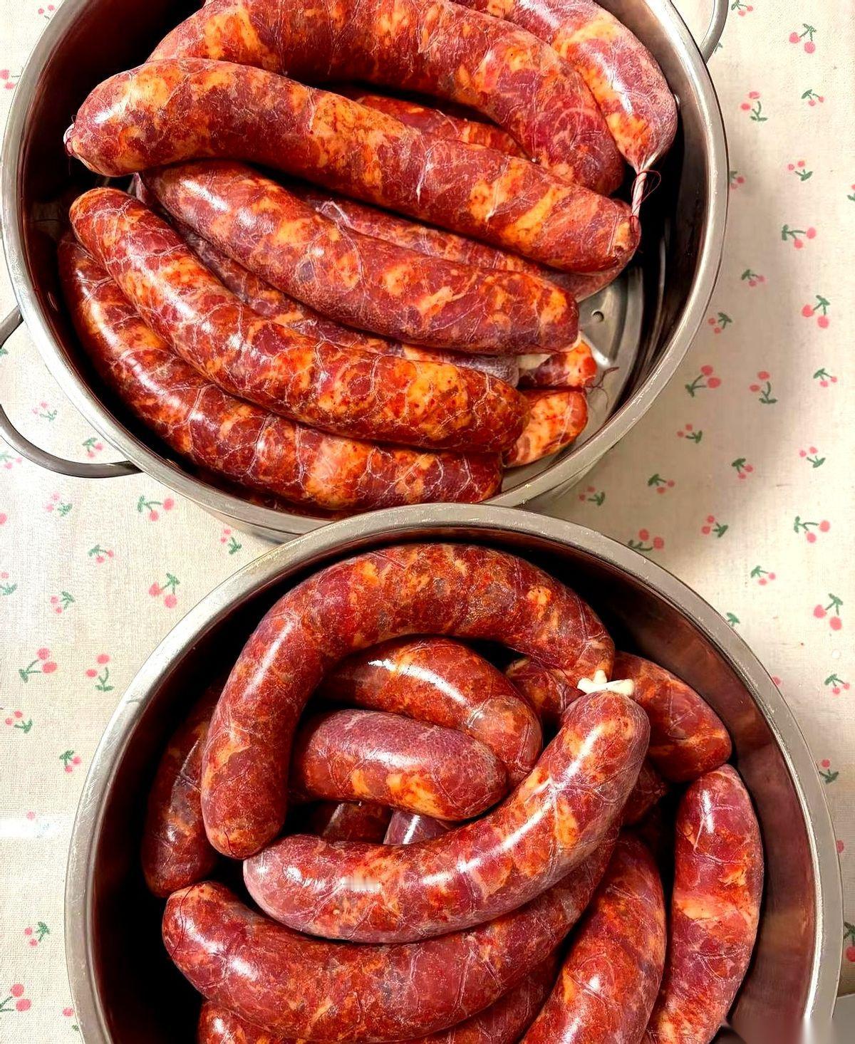 真服了，我这肚子就跟个气球一样，一上高铁、一上飞机，准时准点地给我吹起来。堵得