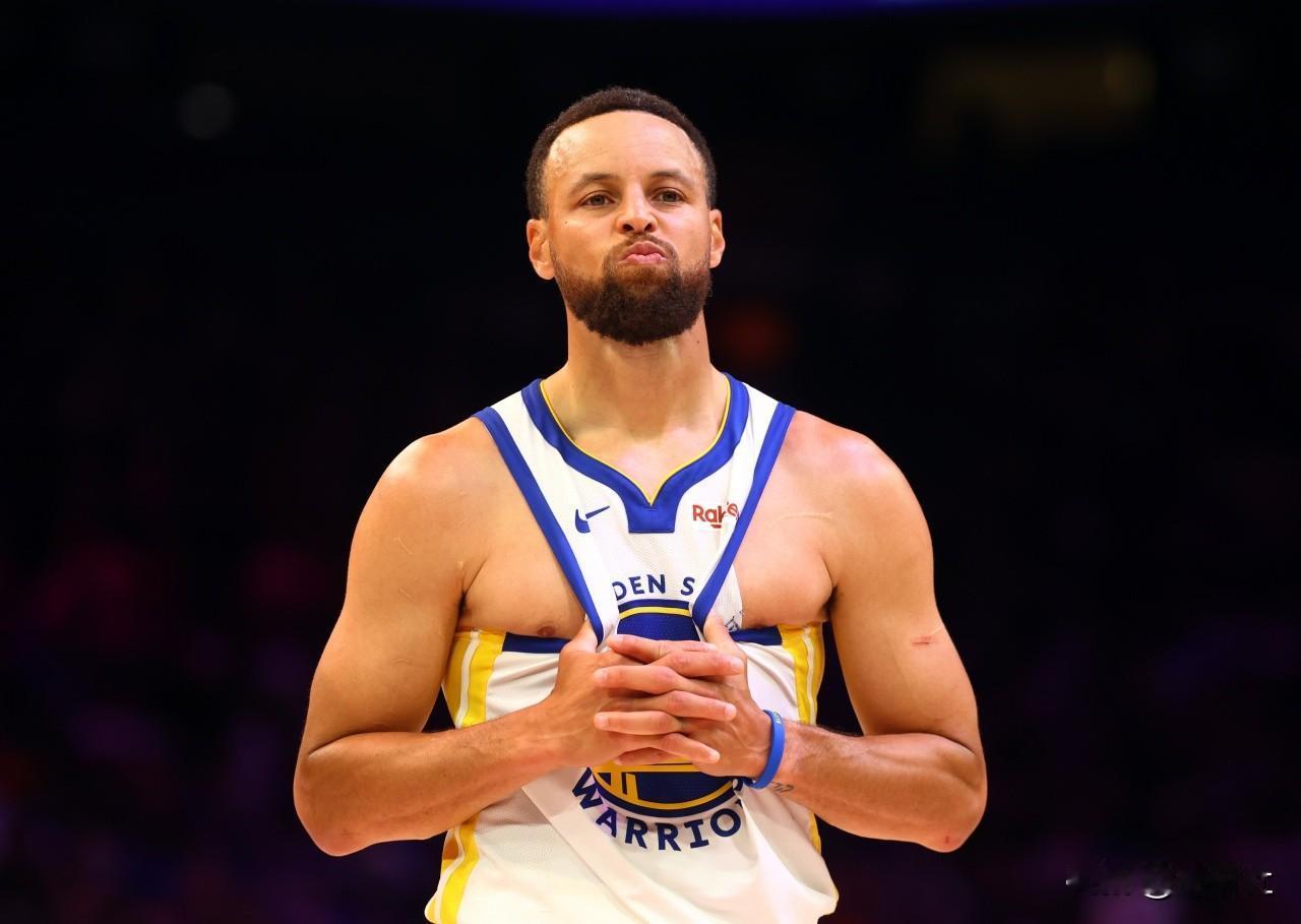 联盟已诞生8位5亿先生，然而6亿先生仅有1位当下跻身5亿俱乐部的8位球员：杜