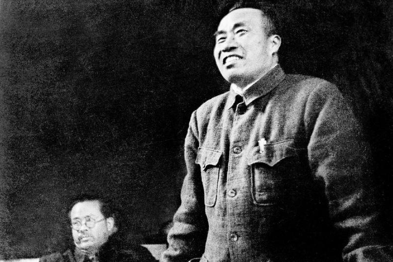 新中国成立后，朱德元帅居住在中南海。他生活简朴，不抽烟、不喝酒，为人宽厚平和。很