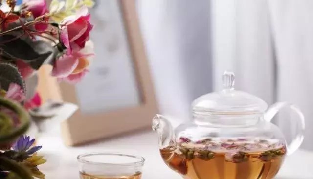 女性喝玫瑰花茶能起到什么作用?