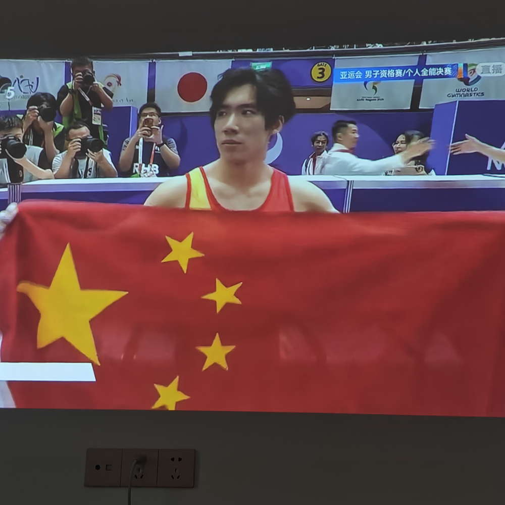 26岁夺金，31岁还在拼第四，中国体操男队这账算下来让人后背发凉。张博恒拿下亚运会全能金牌，没毛病。