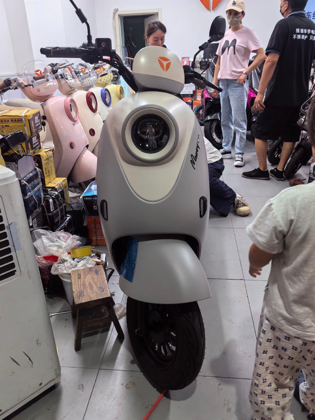 俺婆日子也是好起来了，儿媳妇给她买宝马了[doge][doge][doge][doge]​