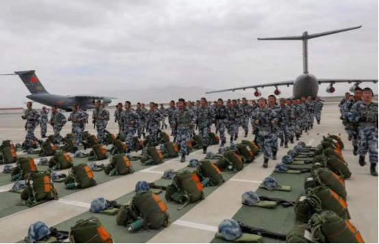 为什么要召回，国家这么多兵不够用的吗？五大战区，有战区是不能动的，预防边境，国