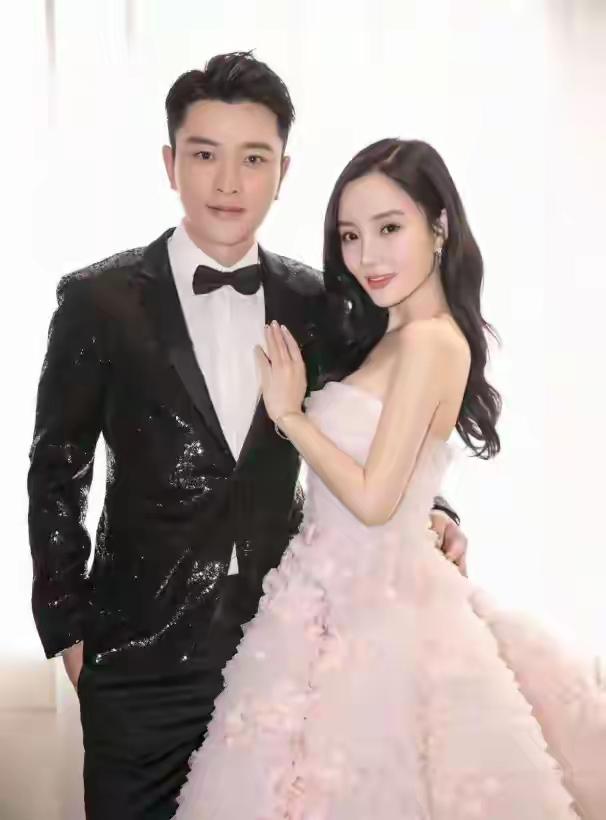 说起贾乃亮这个名字，很多人第一反应可能还停留在那个被绿了的可怜男人形象。当年