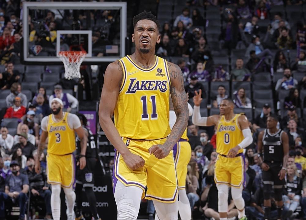 湖人还想交易蒙克？其实，湖人后卫不缺人，东契奇和里弗斯已经把后卫的出手权都占完了