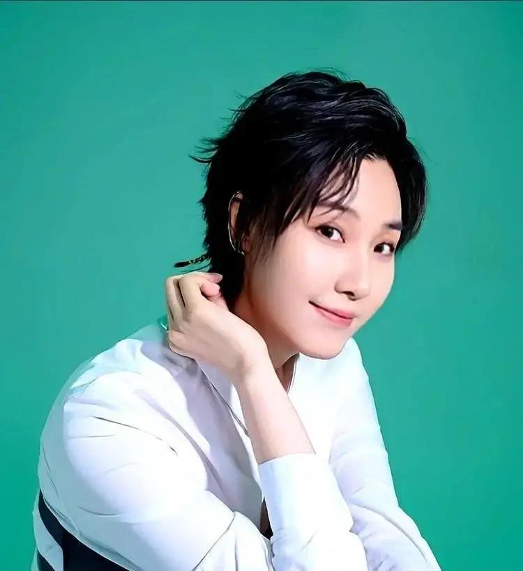 别再盯着主演了。真正决定一部戏好坏的，是那些你可能叫不出名字的配角。《老舅