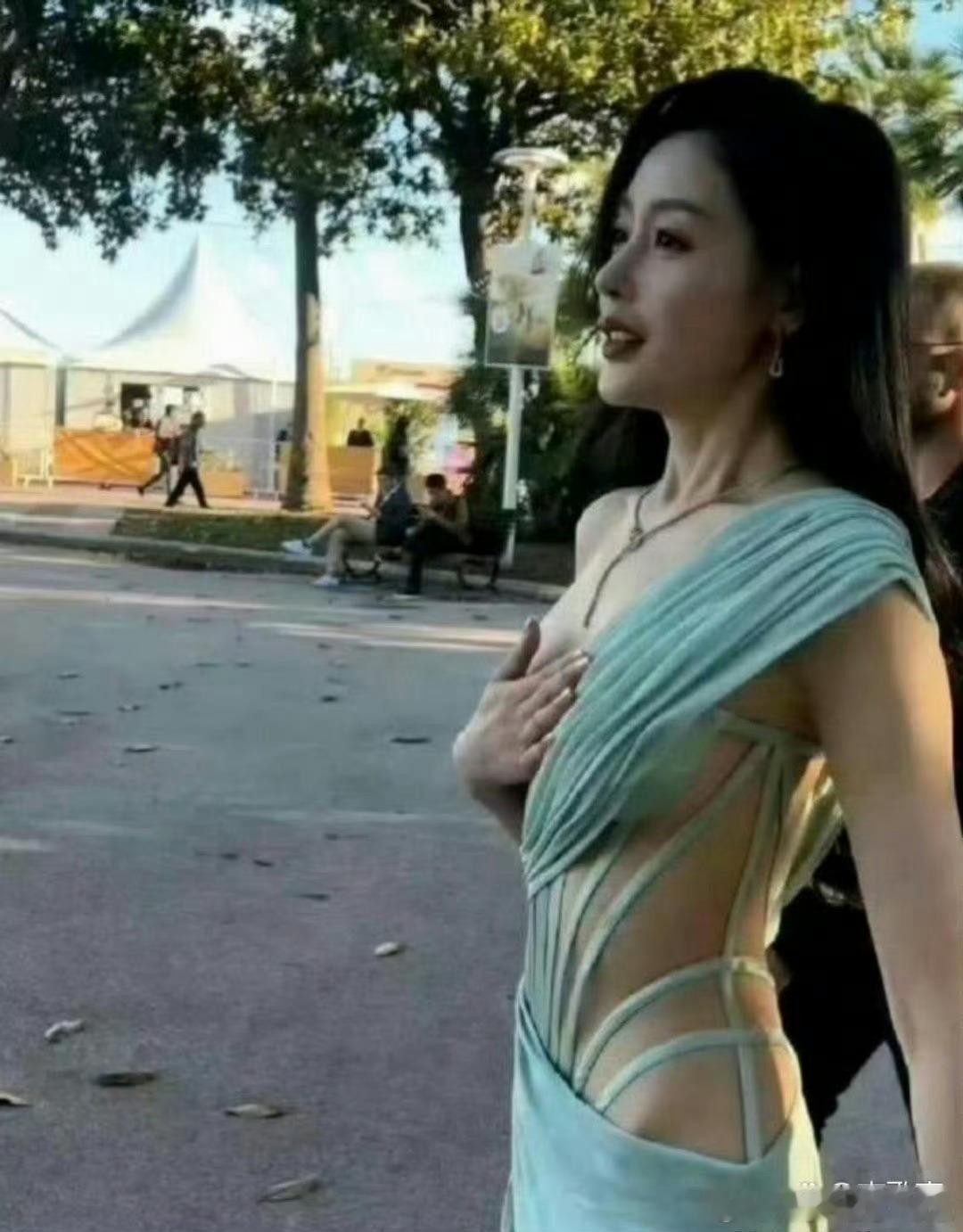 张﻿‏天爱但凡多长‎⁠1斤肉﻿，⁠这衣服就彻底穿﻿不上了。