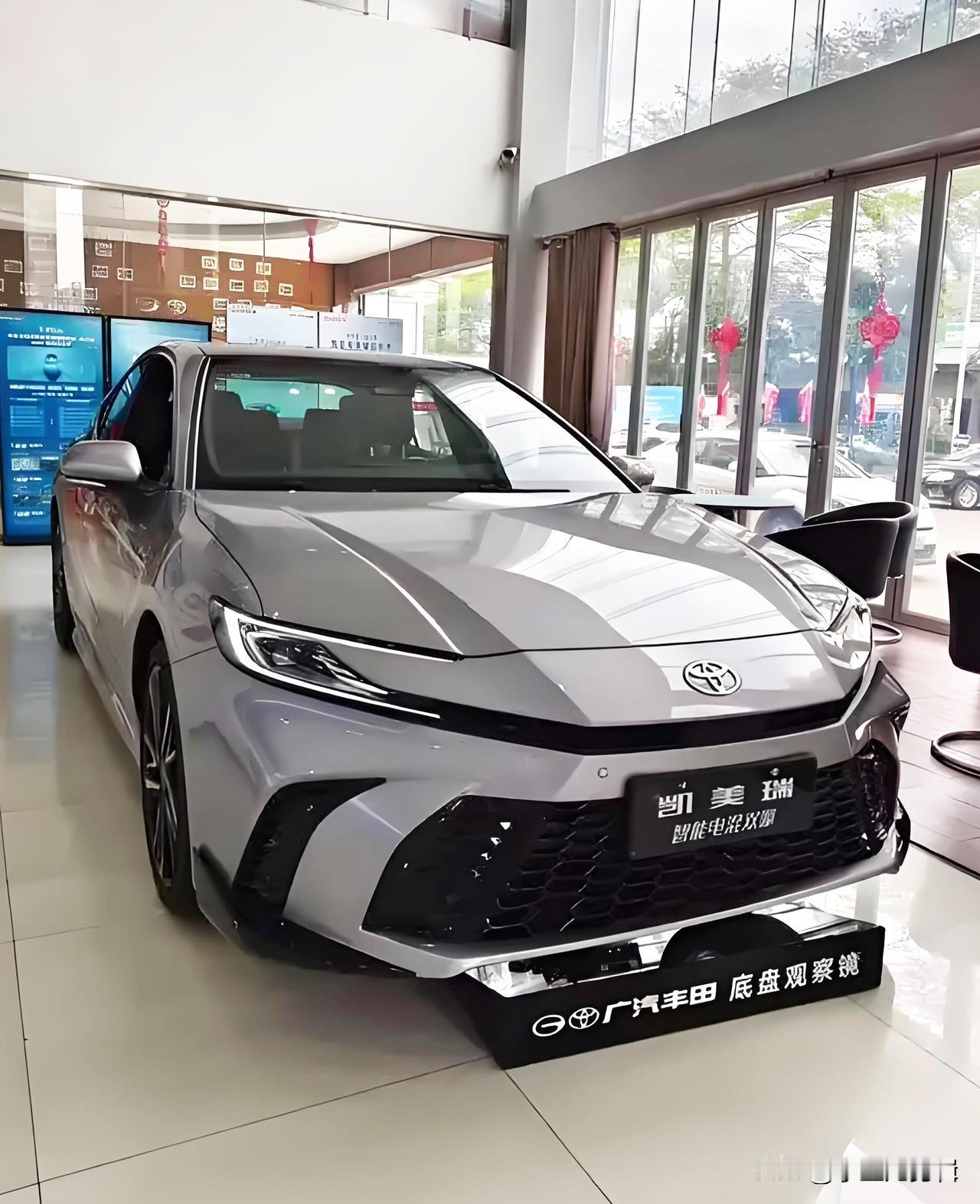 想选这两款日系混动车的朋友，别再被人忽悠了！听听常年泡车主群、对比过30+组真实