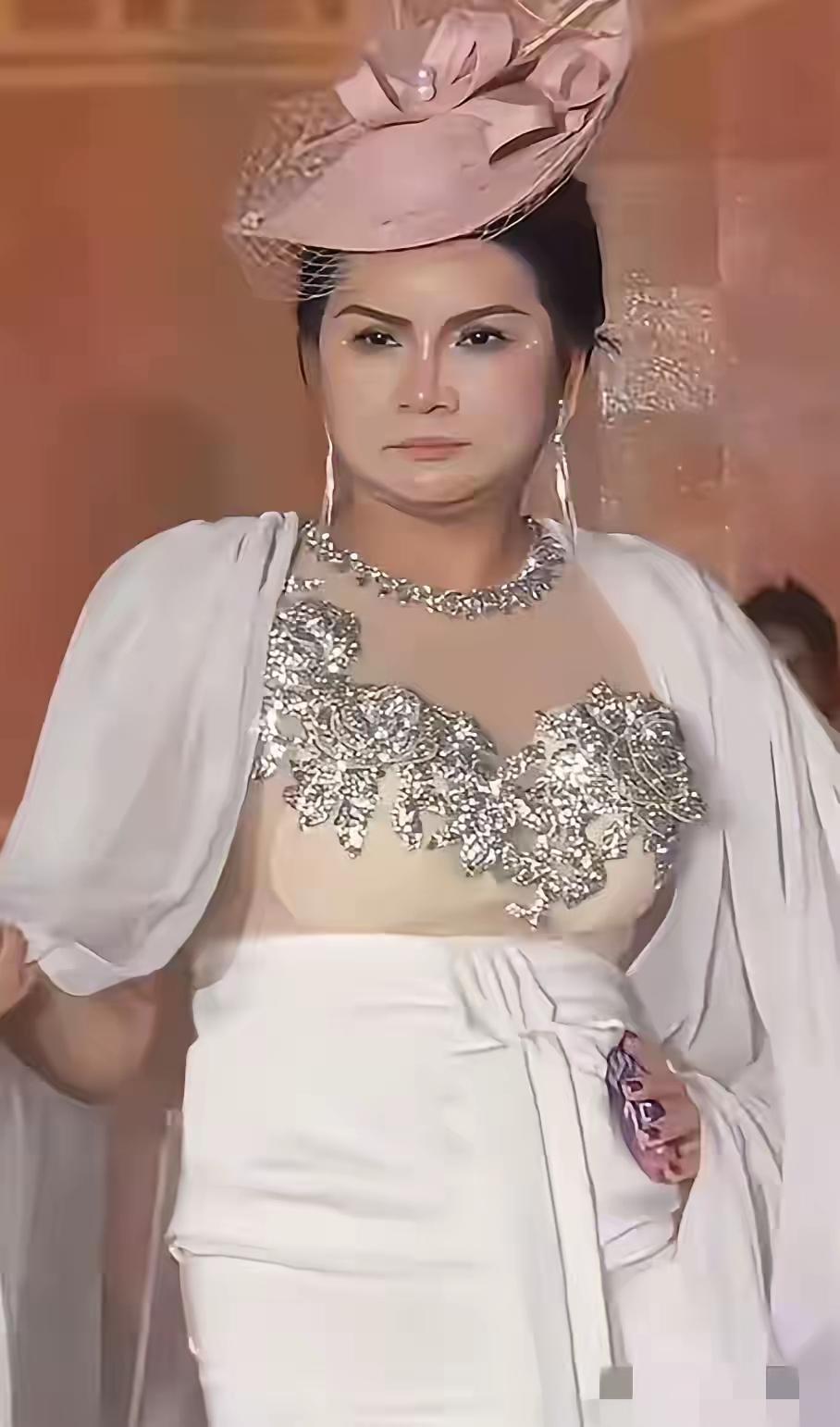 深圳选美大赛冠军一出来，深圳民众不干了[呲牙笑]。这到底谁选的前有其他省份