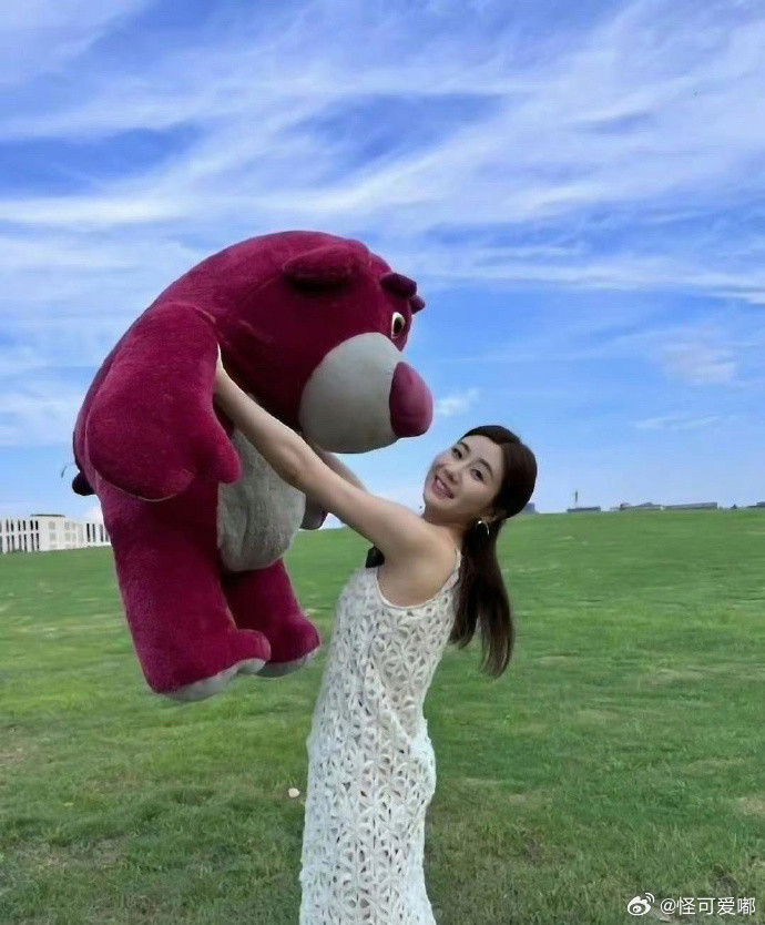 福原爱离婚后现在一个人过得挺自在，而且瘦了，变漂亮了​​​
