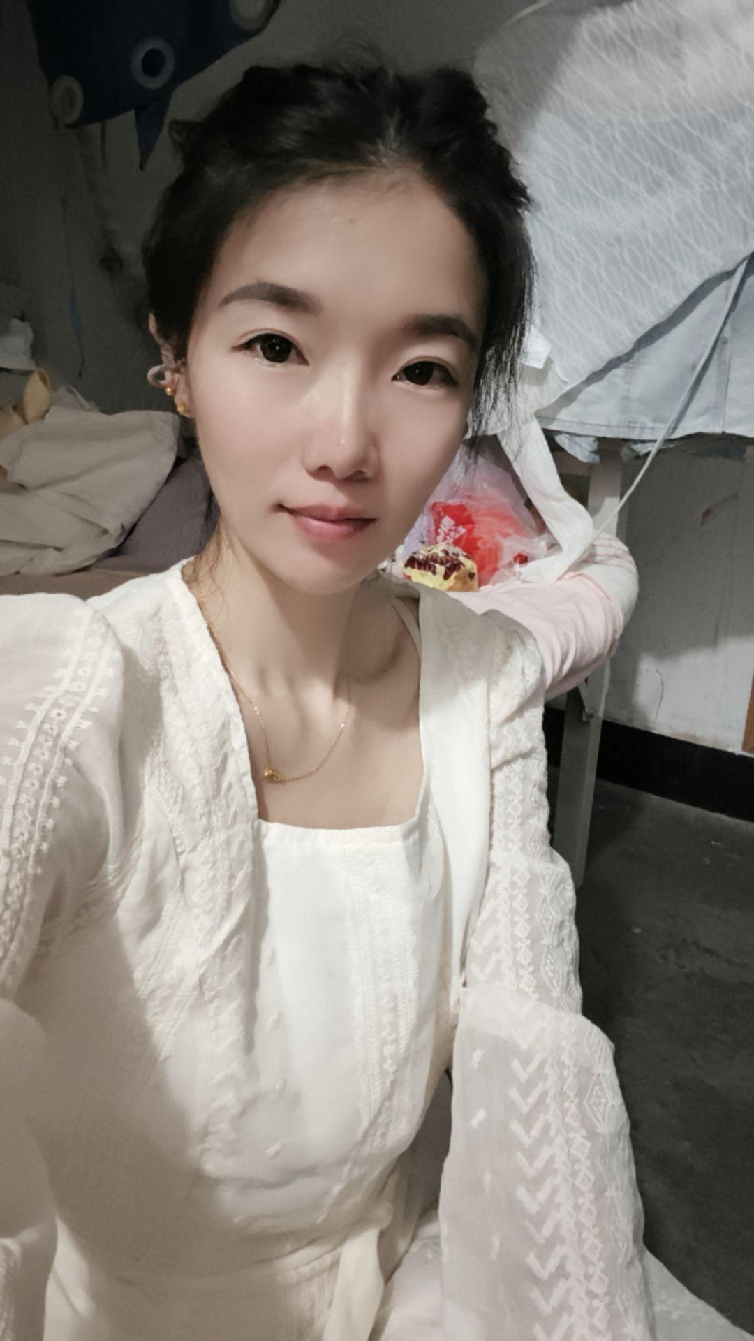 最放松的时候，就是一个人，什么都不用想，抛开那些人情世故，不用费心去迎...