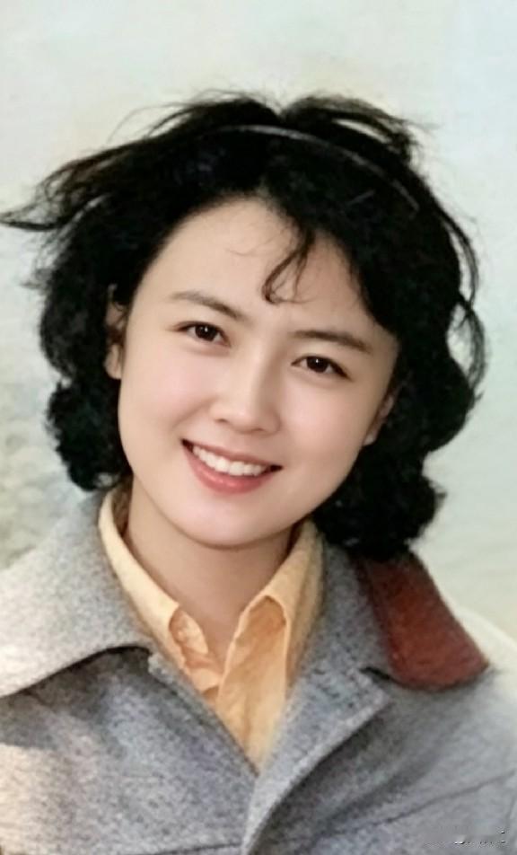 赵静是上个世纪八十年代上影厂青年演员中的五朵金花之一（那四朵分别是张瑜，吴海燕，