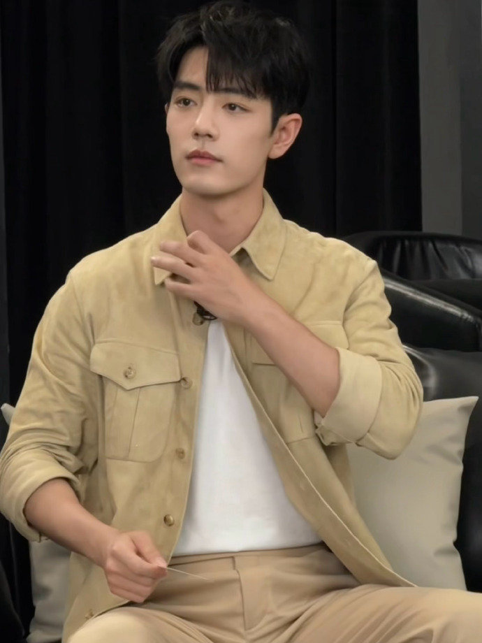 肖战熠熠星辉与肖战共度非凡之夜肖战熠熠星辉，与肖战共度非凡之夜，今天的浅咖色