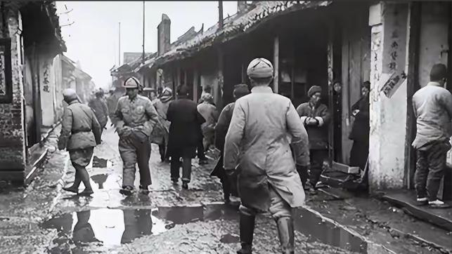 1949年，重庆解放后，杀害江姐的特务刘志钦躲在岳母家，自以为天衣无缝，谁知喝酒
