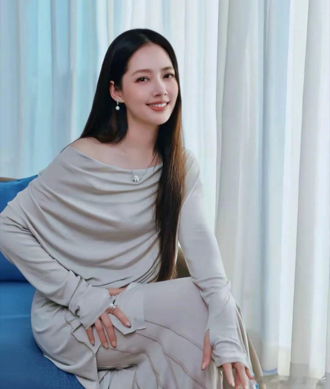 现在的郭碧婷，终于开始有点人间清醒了…有话直说，大胆猜测一下，向太当初看上郭碧婷