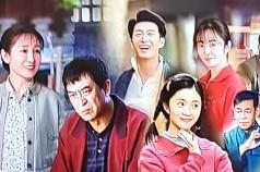 央视热播剧《主角》第46集中，忆秦娥不再开口唱戏。首先他的引路人舅舅胡三元和花彩