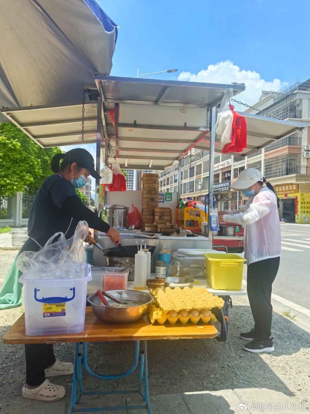 时艰，午餐也就吃个白粥了。​​​