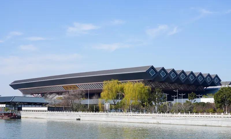 苏州筹建民用机场一事，长久以来都是苏州人心中的“白月光”。作为一座GDP近叁万亿