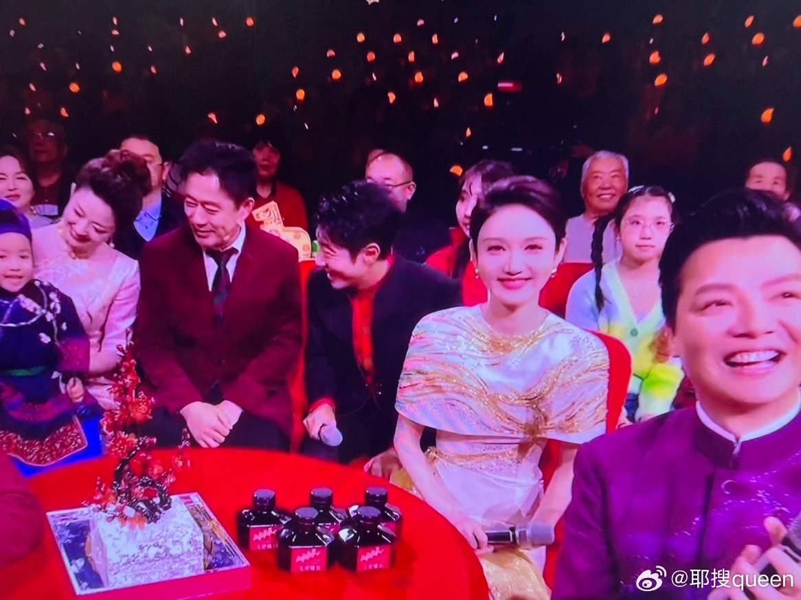 龙洋元宵晚会眼妆好多了“龙洋有多讨喜，看看孩子的选择就知道，小朋友最灵性，最干净