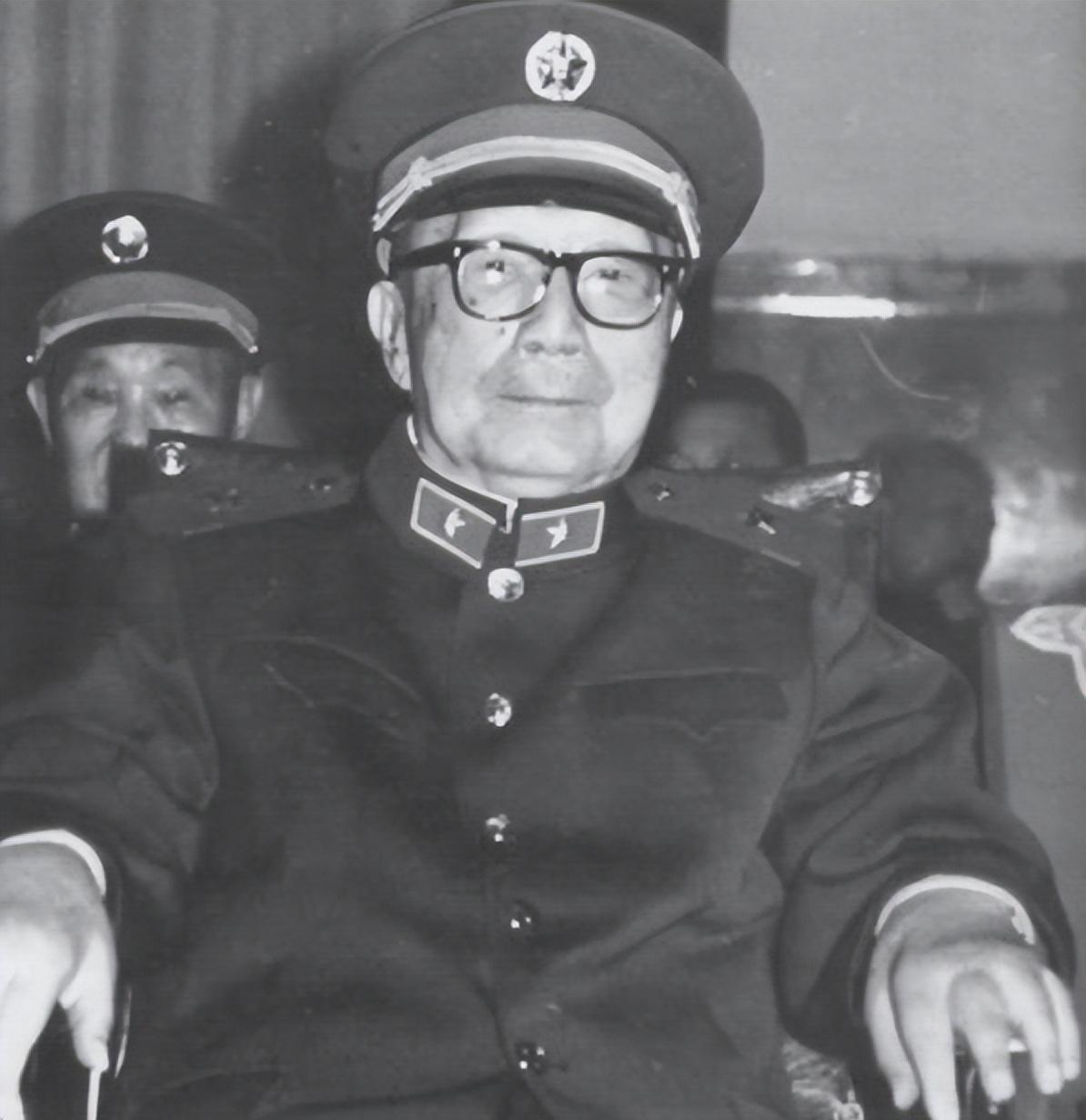 1950年聂荣臻逮捕一名起义将领，董其武请求宽容，毛主席当场表示：按照其武的意见