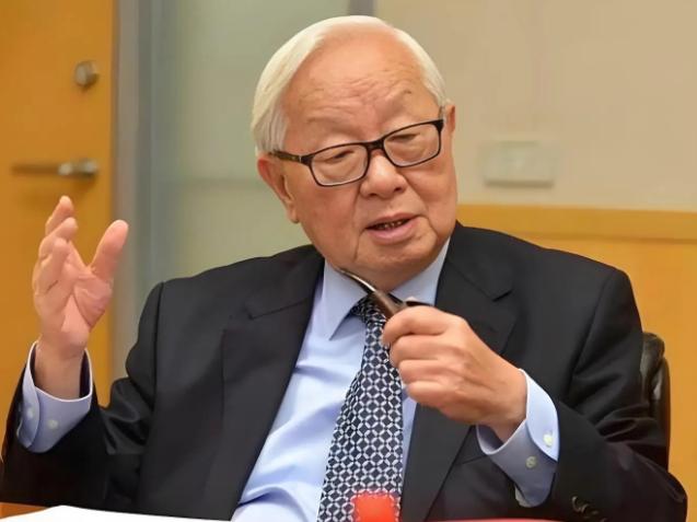 台积电创始人张忠谋再次语出惊人，他说：“如果美国想扼杀他们，中国真的无能为力！”
