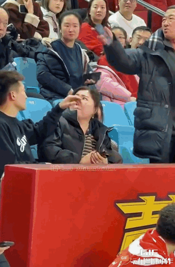 “孙铭徽卷入激烈冲突：家庭观赛风波升级，形象受损引关注”