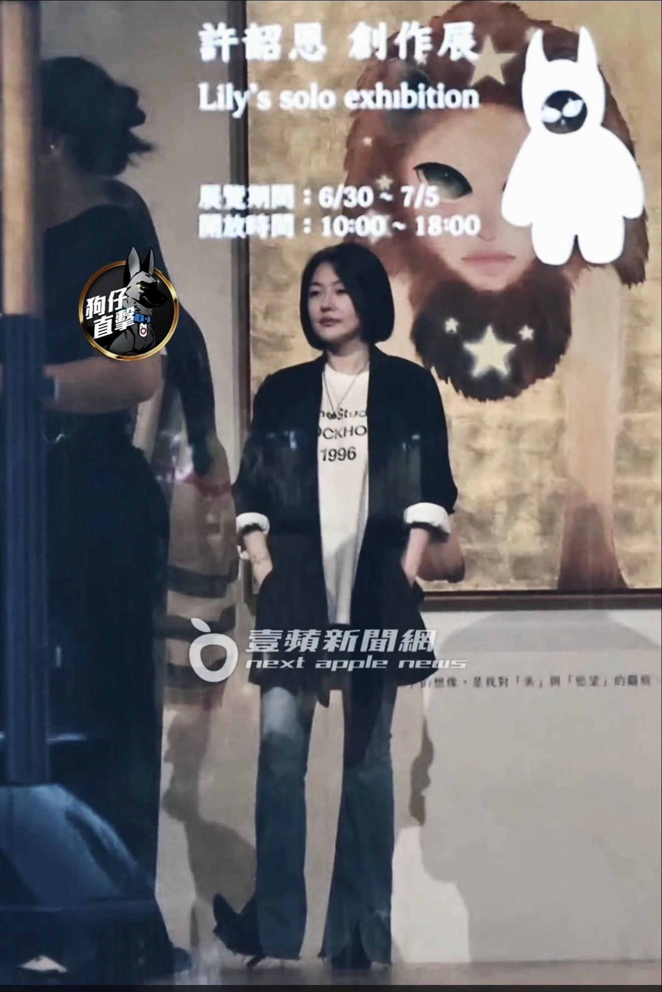 熙娣在想：姐你看到了吗？你一定也为Lily骄傲。 小S二女儿许韶恩Li...