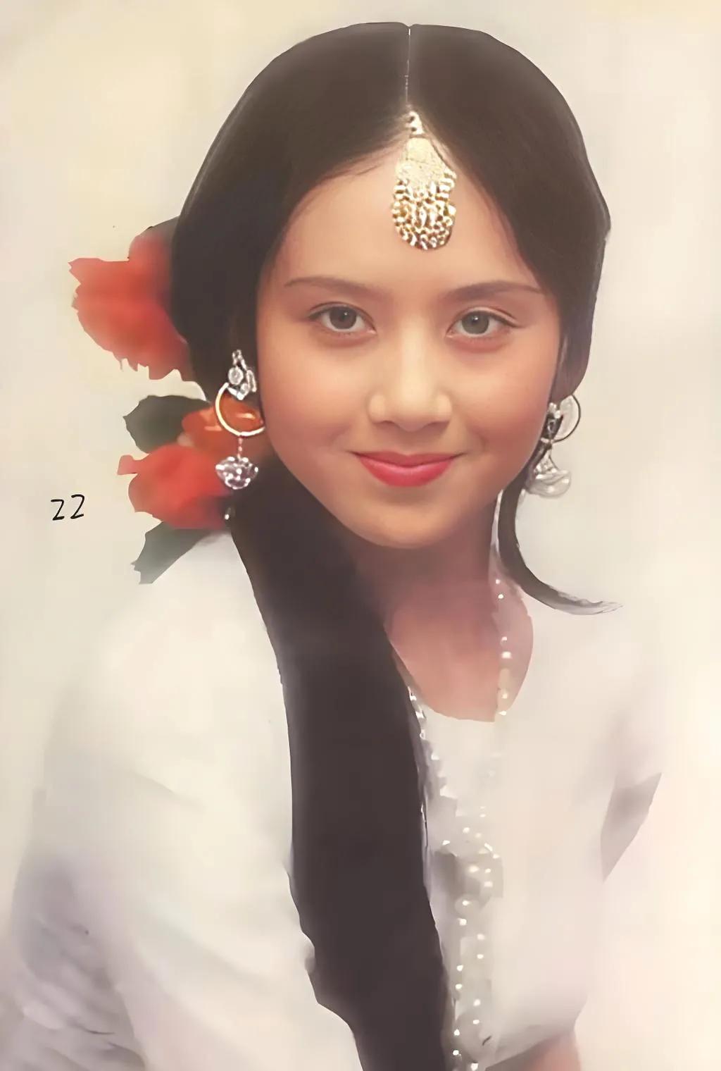 大家说，杨丽萍为了事业，终生未嫁，这辈子值得吗？杨丽萍1958出生于云南省大