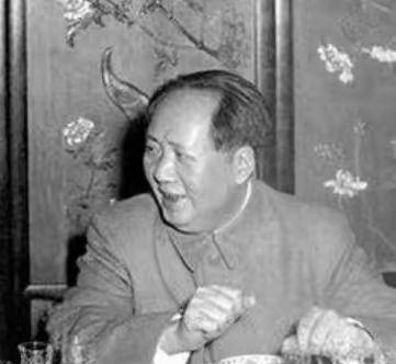 1969年7月，毛主席问高碧岑：“中国北临苏联，南临印度，东临日本。如果他们联合