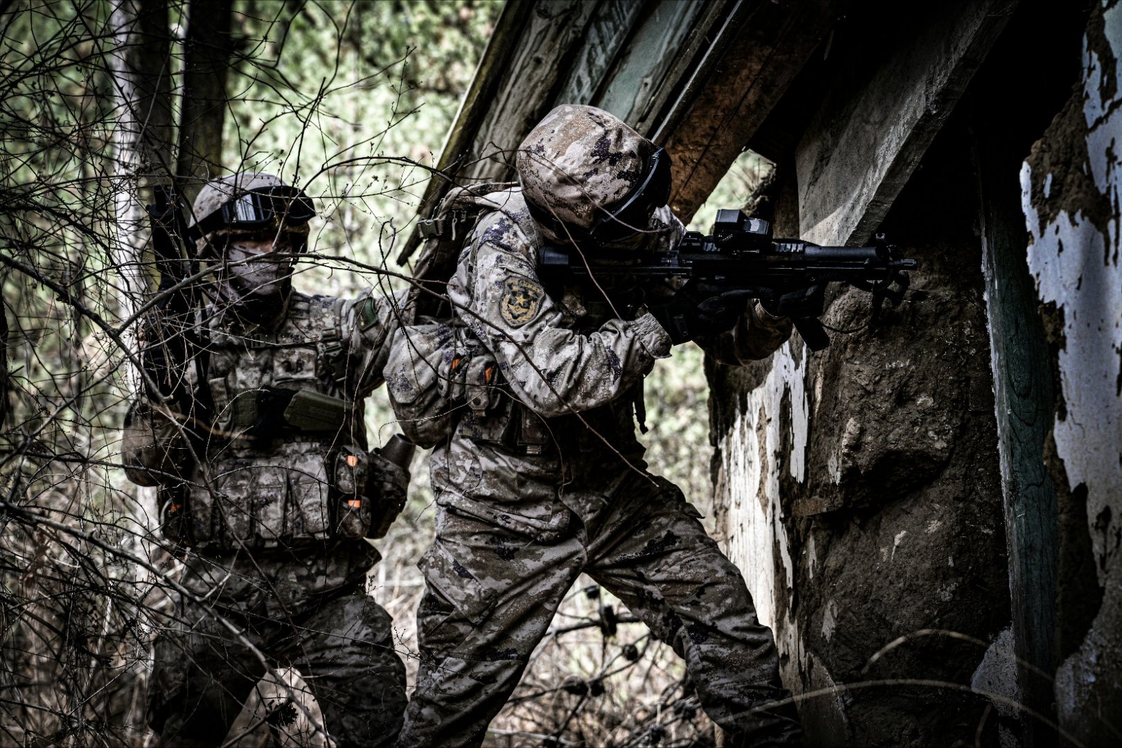 特战尖兵【直击演训场｜雪域高原，侦察兵多课目训练！】雪域高原某训练场，西藏某部组