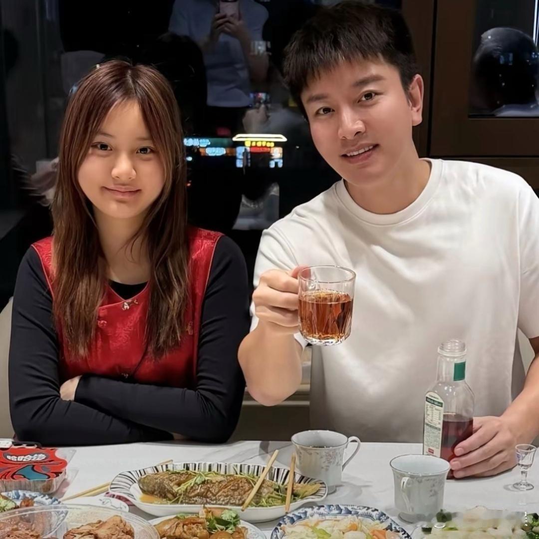 贾乃亮和甜馨这一桌子东北菜看着真好吃