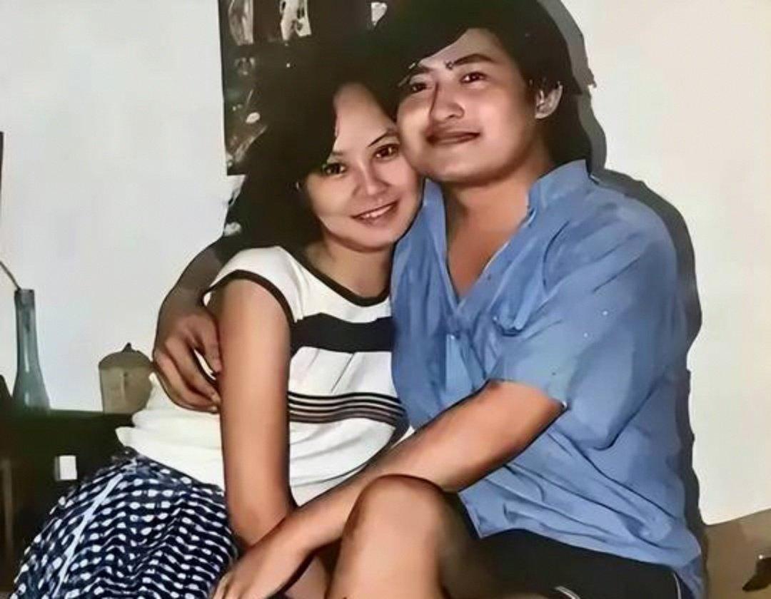 1987年，刘欢对主持人卢璐一见钟情，认识9天后就求婚成功，可是去民政局登记时，