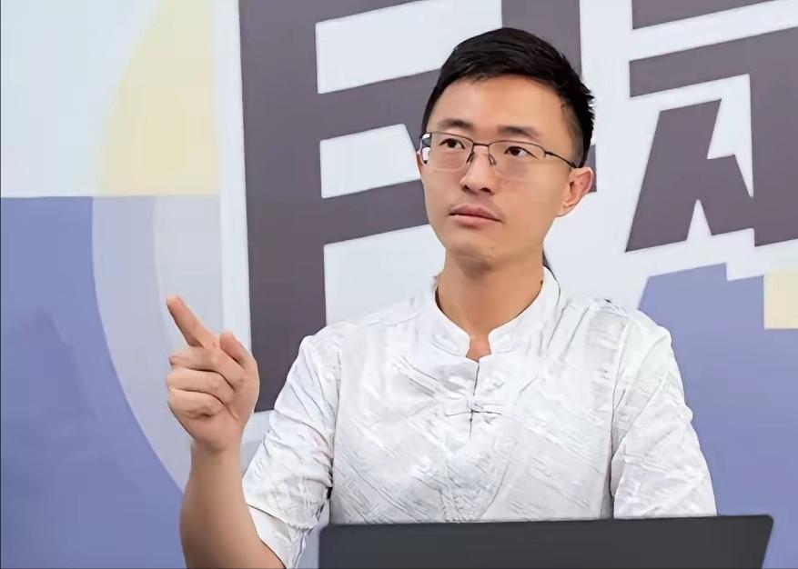 真的太敢说了！台湾新党侯汉廷直接给大陆支招，这番话简直说到心坎里：武力统一成本