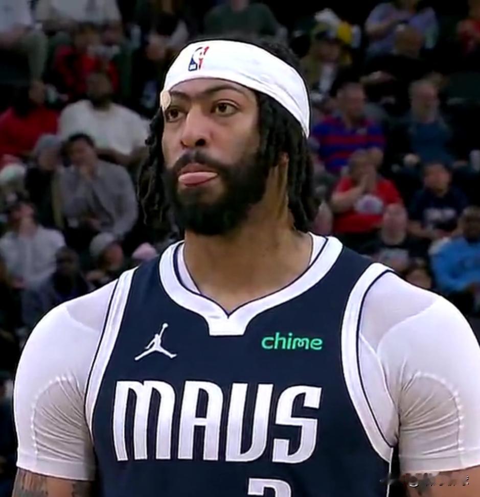 同样是被湖人抛弃的旧将！！！拉塞尔的戏份越来越少了！！！英格拉姆：本赛季目前代