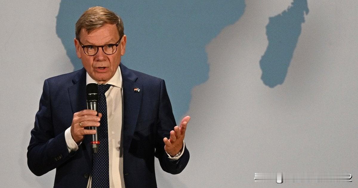 各方对美俄密谈所谓和平协定评论：德国称，特朗普的俄乌新“和平计划”德国对美