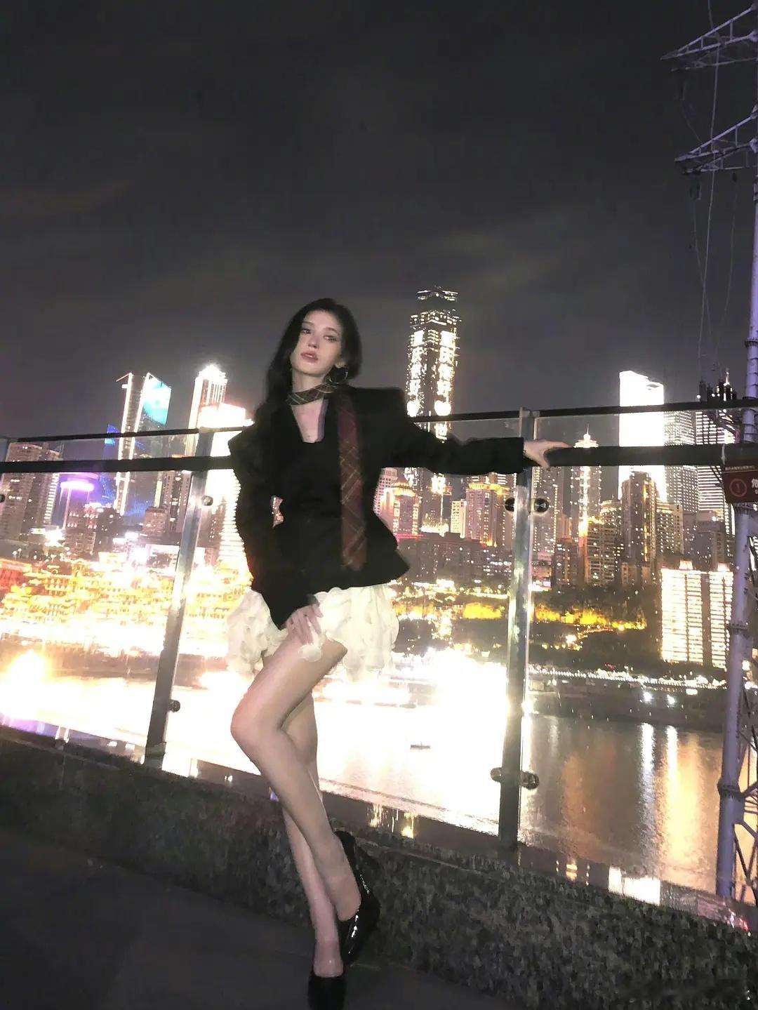 鞠婧祎对自己的腿长有点清晰的认知吗